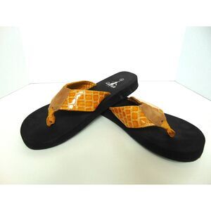 Womens Corky's Flip Flop Sandals in yellow gold Size 9 good condition. Comfort